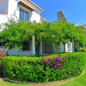 https://villa-angela-nerja.hotelsinnerja.org